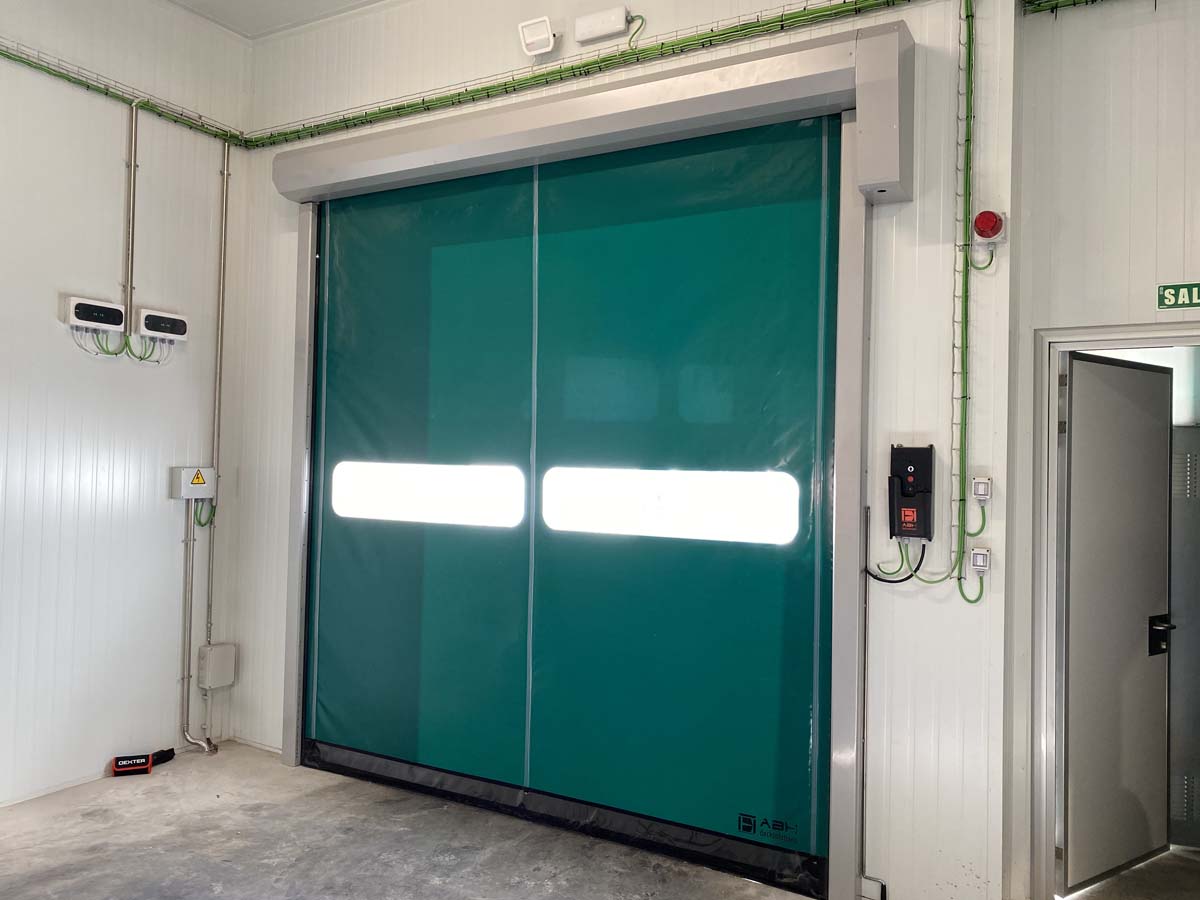 Preat - Self-Inserting Rapid Roll-Up Door 7