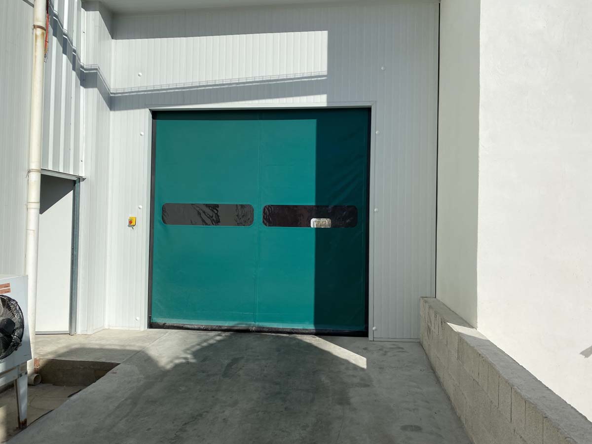 Preat - Self-Inserting Rapid Roll-Up Door 8