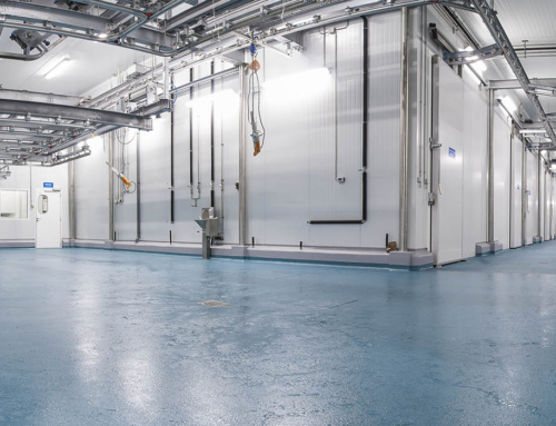¿Qué tipo de puerta industrial elegir para el interior de tu nave?